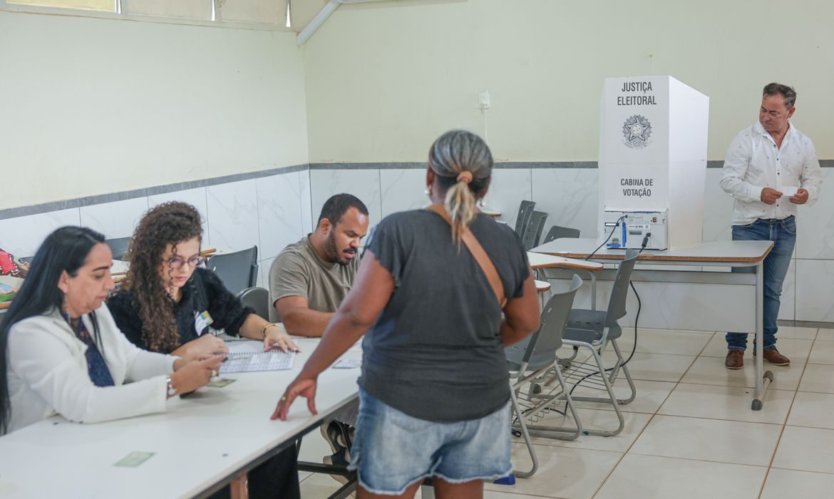 OEA elogia eleição no Brasil, mas vê clima tenso e risco de desinformação