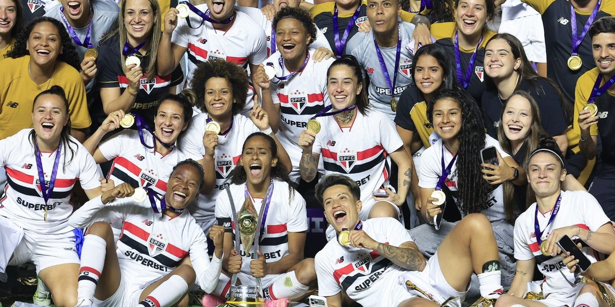 São Paulo empata com Corinthians e conquista Brasileiro feminino